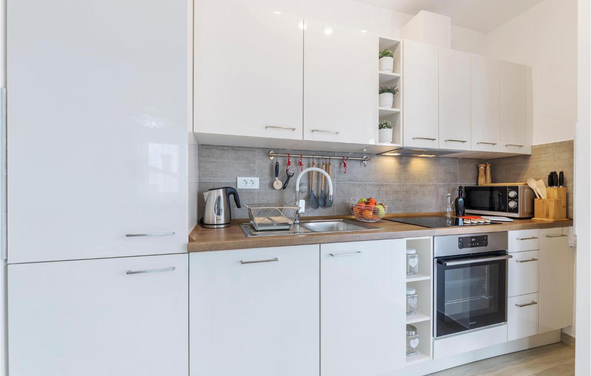 1 Bedroom Amazing Apartment In Peroj Exterior photo
