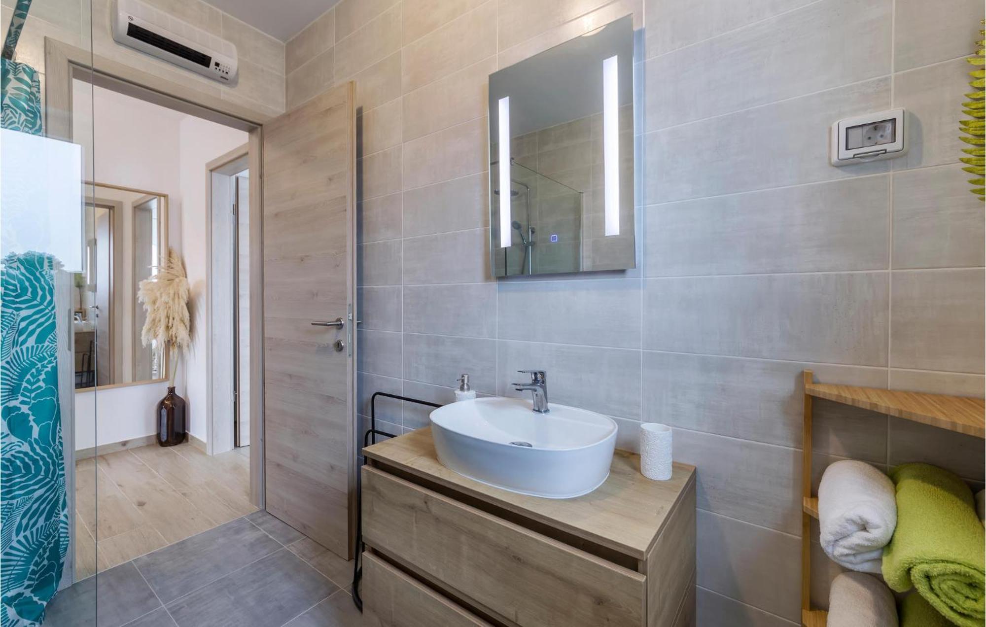 1 Bedroom Amazing Apartment In Peroj Exterior photo