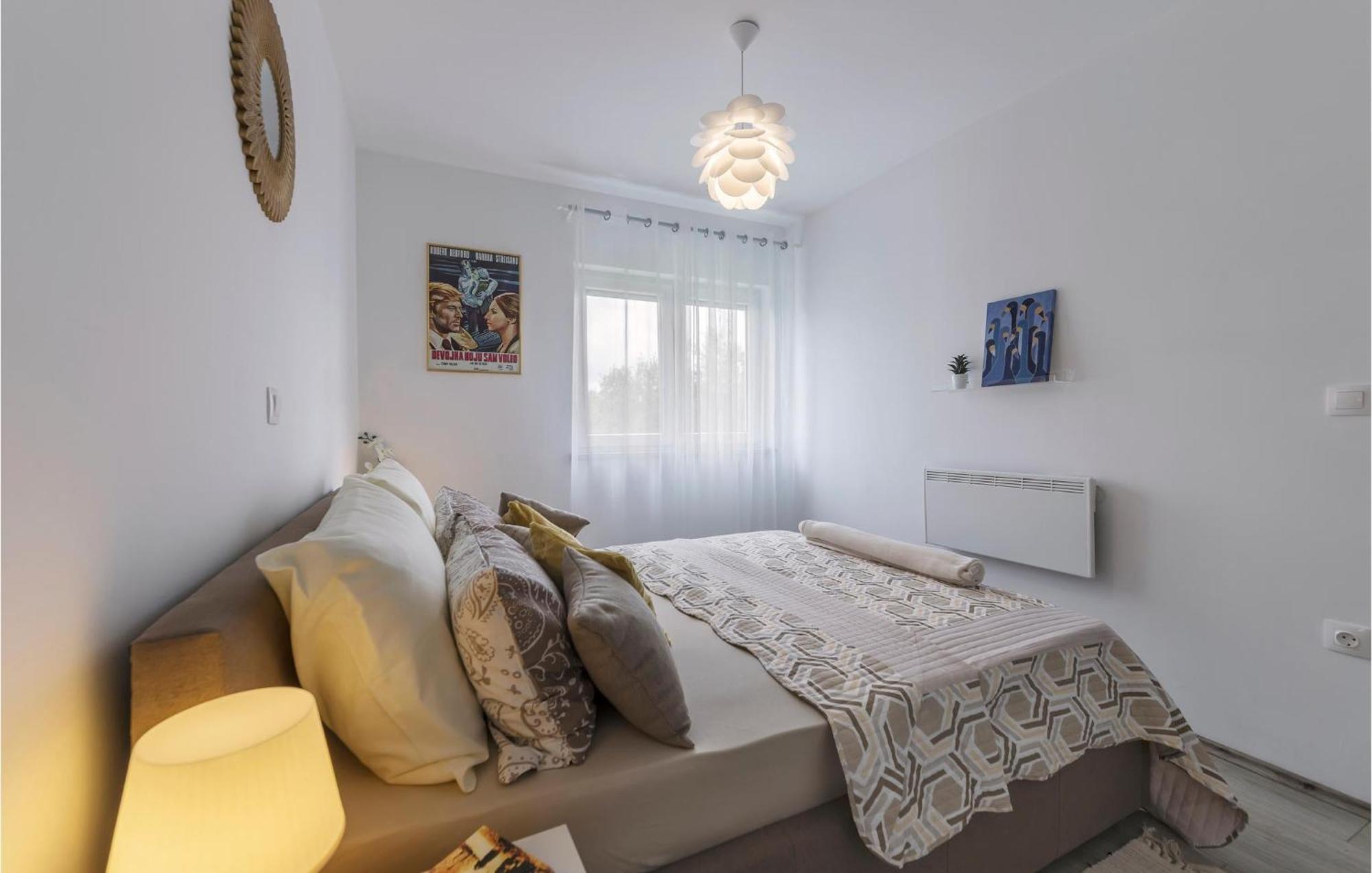 1 Bedroom Amazing Apartment In Peroj Exterior photo