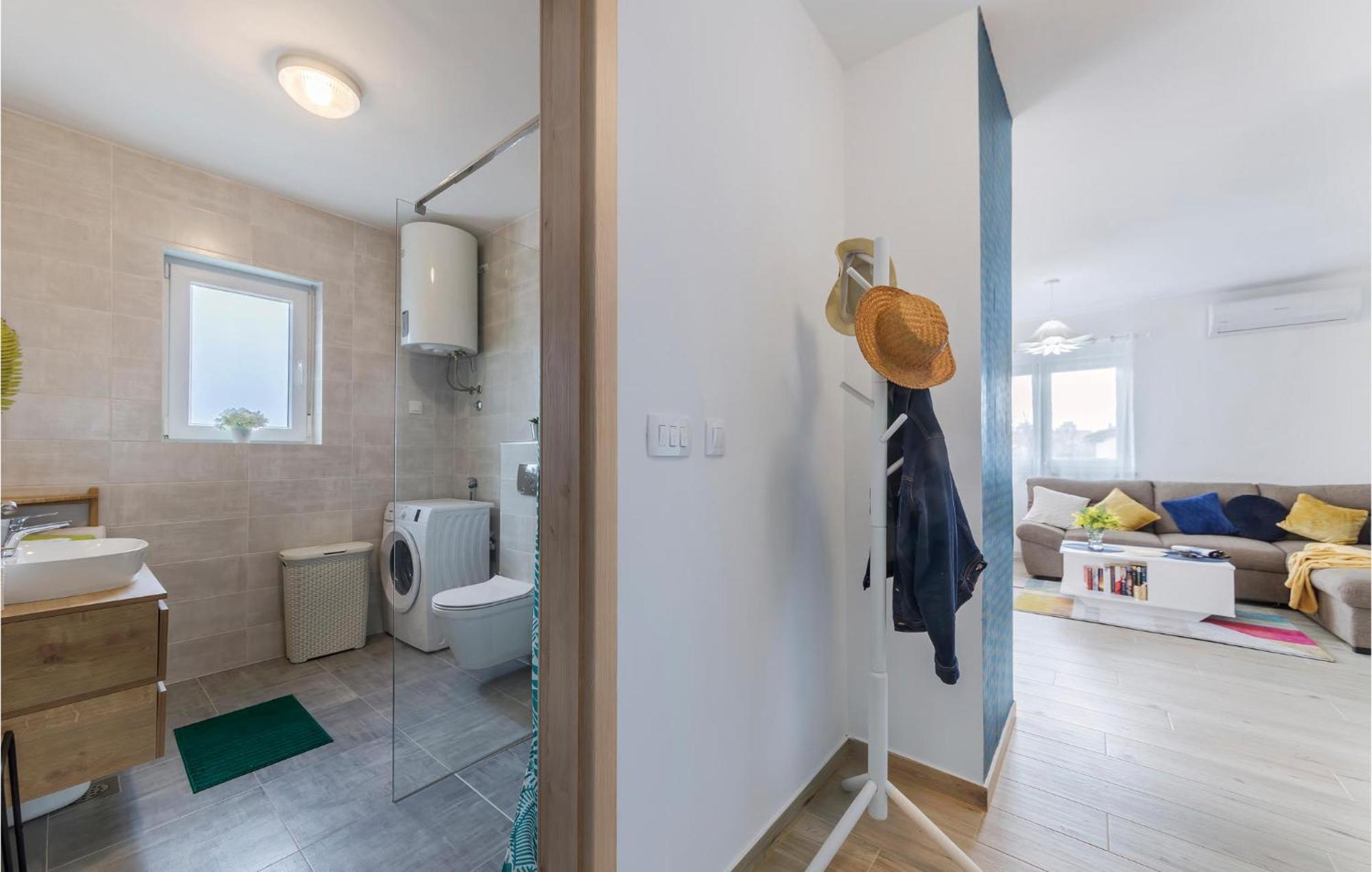 1 Bedroom Amazing Apartment In Peroj Exterior photo